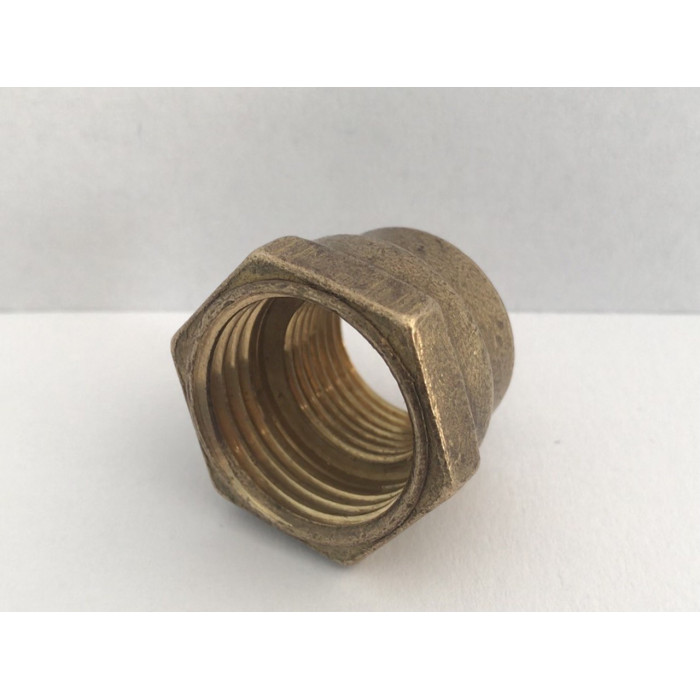 З'єднання різьбове з 3/8 внутр. та 1/2 зовні.