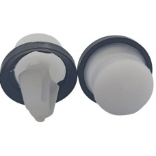 Клипса крепления обшивки двери с тремя шляпками и резиновым уплотнителем (арт. 10754)