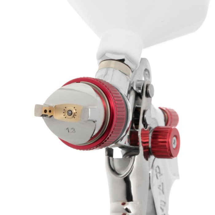 Пневматичний краскопульт HVLP з трьома наборами форсунок - 1,3мм, 1,4мм, 1,7мм, пластиковий бачок, 3бар INTERTOOL PT-0153