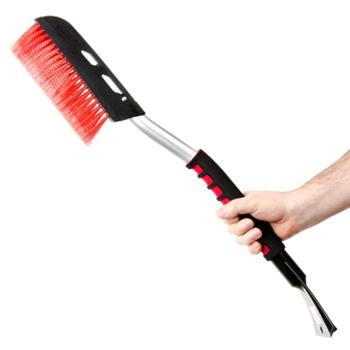 Щітка зі скребком 66см INTERTOOL AT-0117